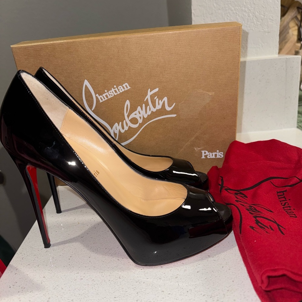 Christian Louboutin New Very Privé 120mm Black Patent Calf Leather (EU 40)